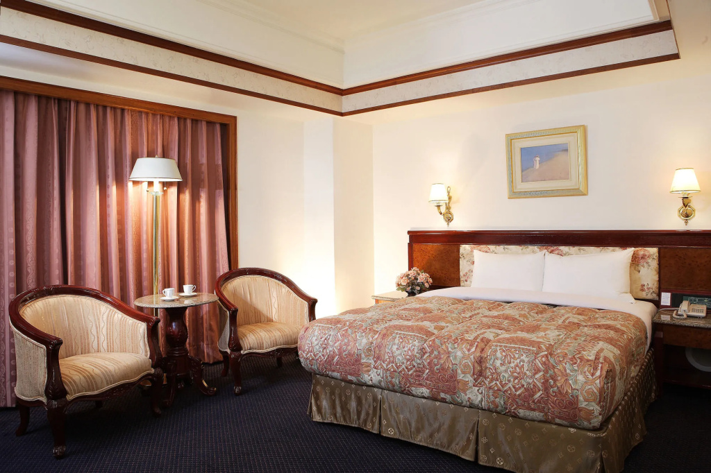 Noble Hotel