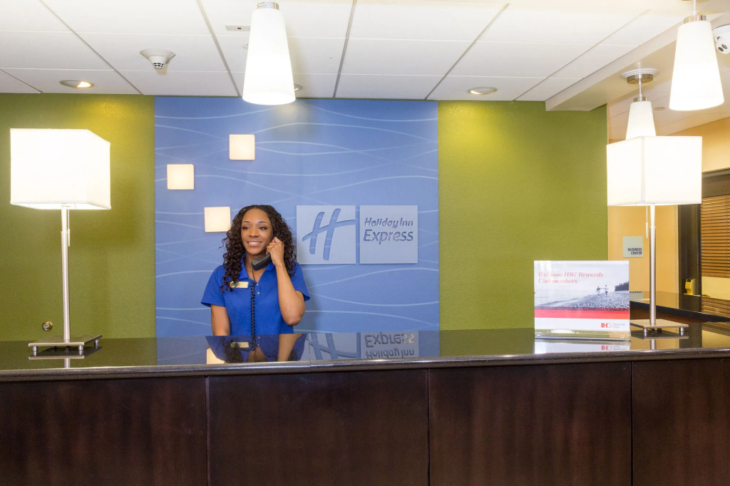 Holiday Inn Express Hotel & Suites Jacksonville Airport by IHG