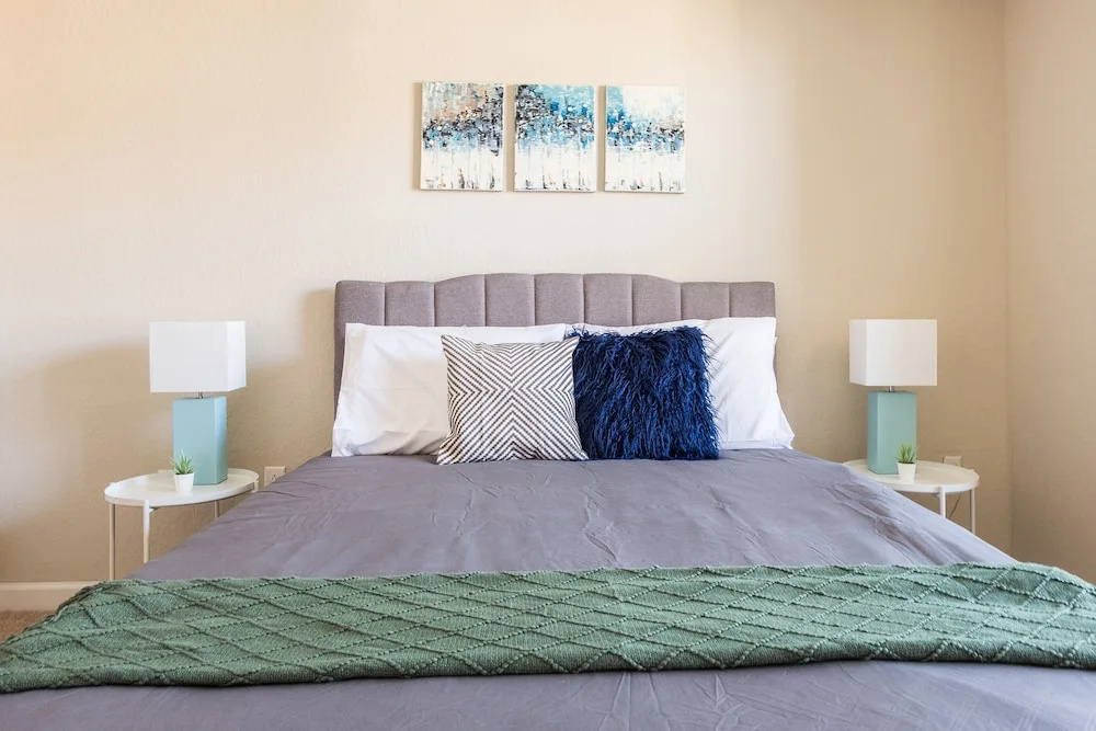 Northwest Tampa 1 BR and 2 BR Apt by Frontdesk