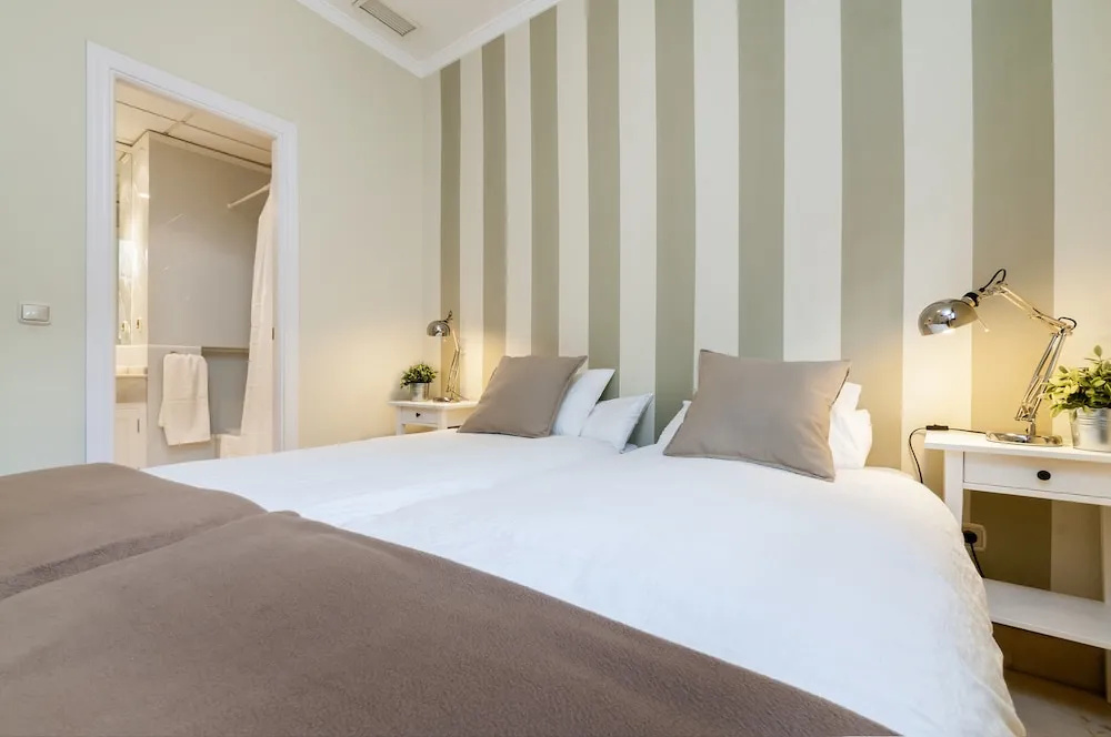 Enjoy Cathedral Views From Private Terrace! Penthouse Catedral III
