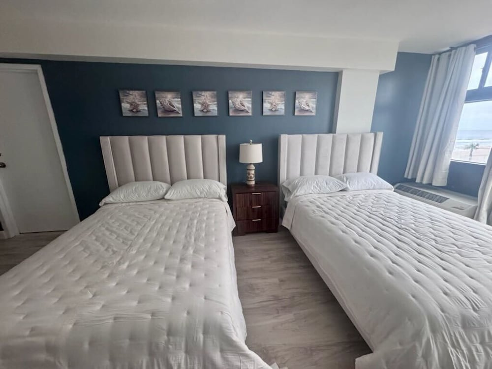 Oceanside Duo 2 Updated Rooms w Water Views