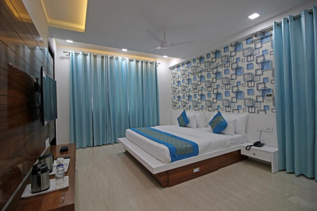 Gazebo Inn & Suites Medanta