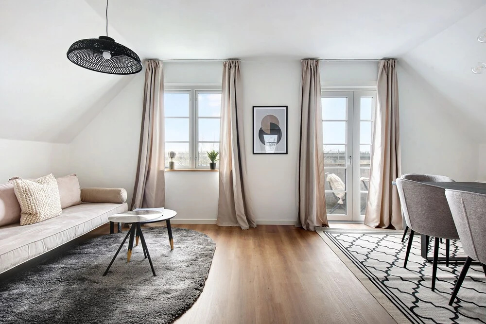 Sanders Charm 2 - Great 2-bdr Apt With Shared Garden and Balcony
