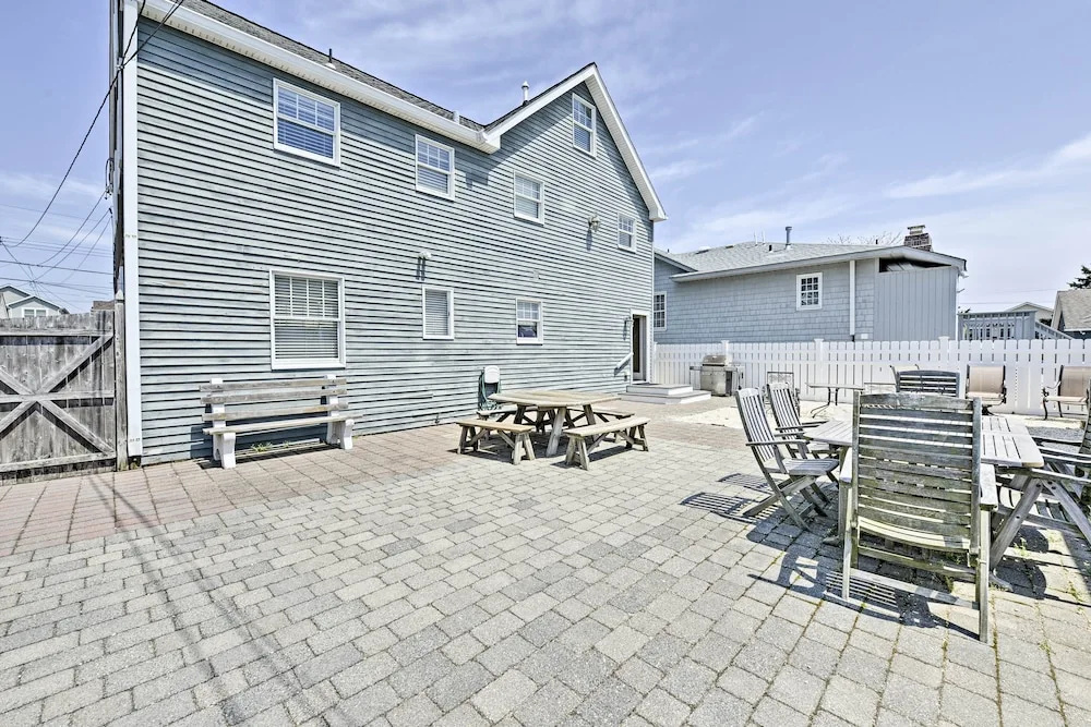 Lavallette House w/ Fenced Yard & Gas Grill!