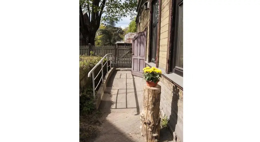 Guest House 30/40