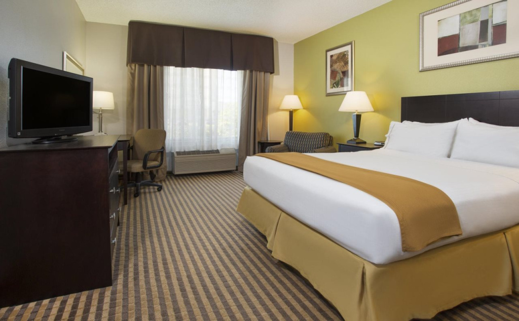 Sleep Inn & Suites