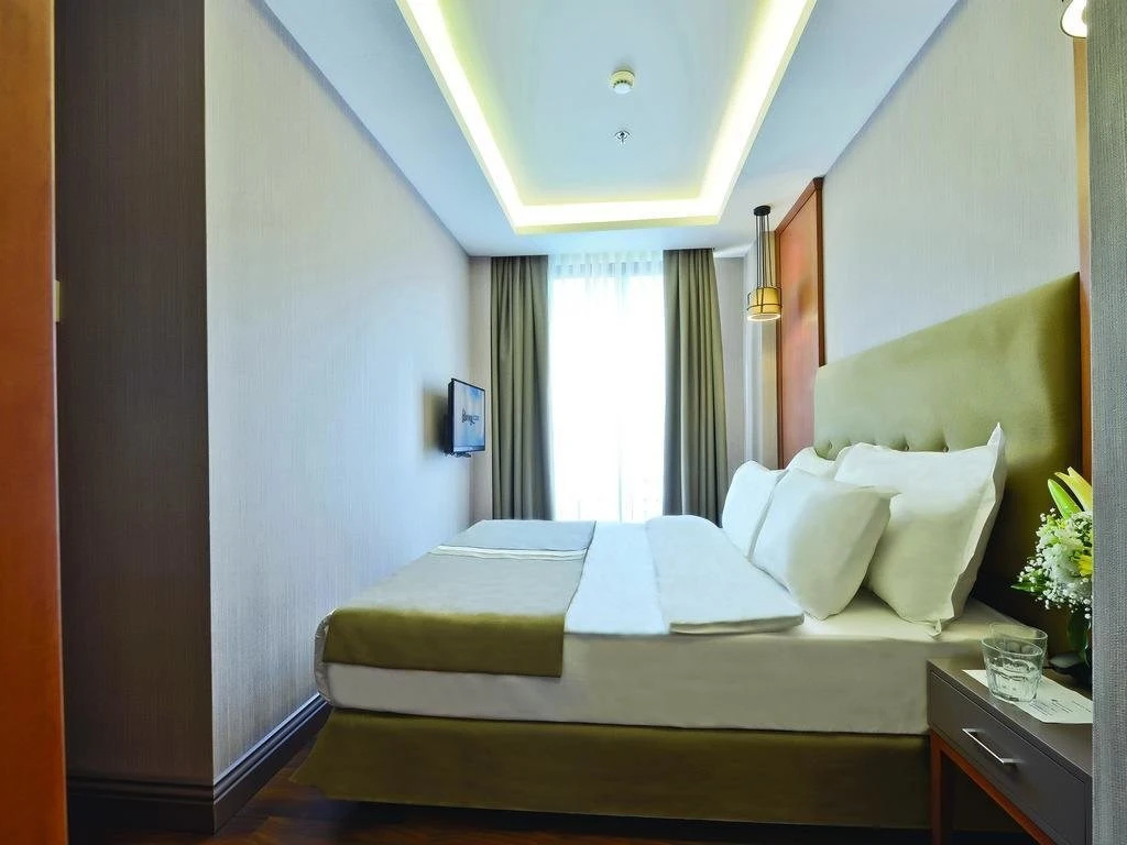 Tan Elite Hotel