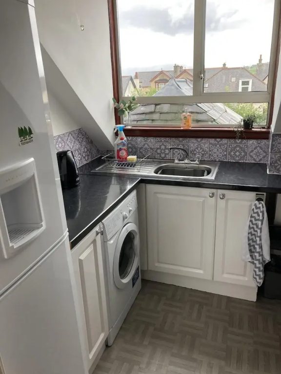 2 Bedroom Apartment, With Free Parking