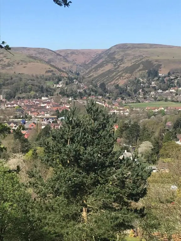 Spacious first floor apartment in the centre of Church Stretton with free parking