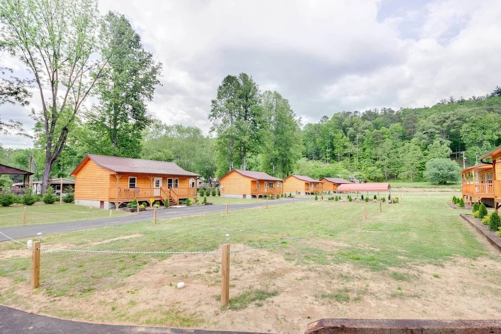 Smoky Mountain Cabin w/ Hot Tub & River Views!