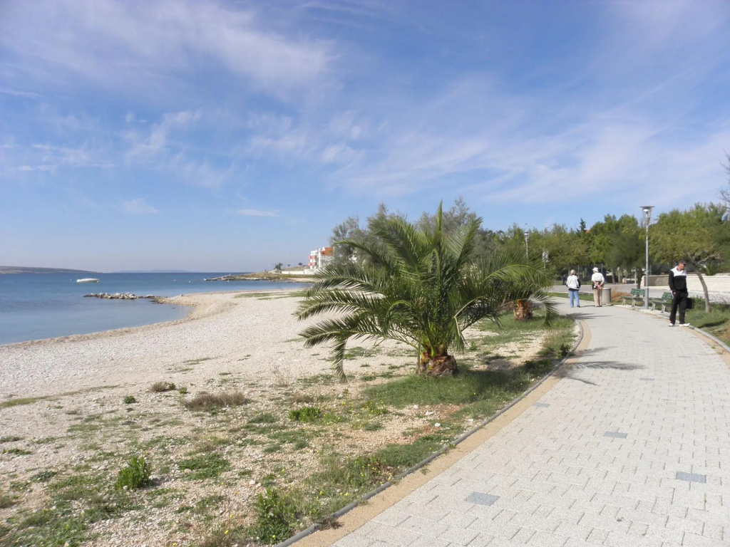 Sab - 40 m from beach - A2(4+2)