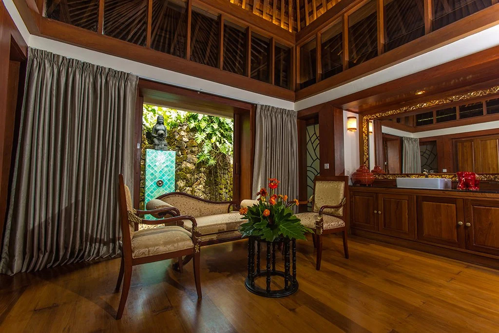 Kandawgyi Palace