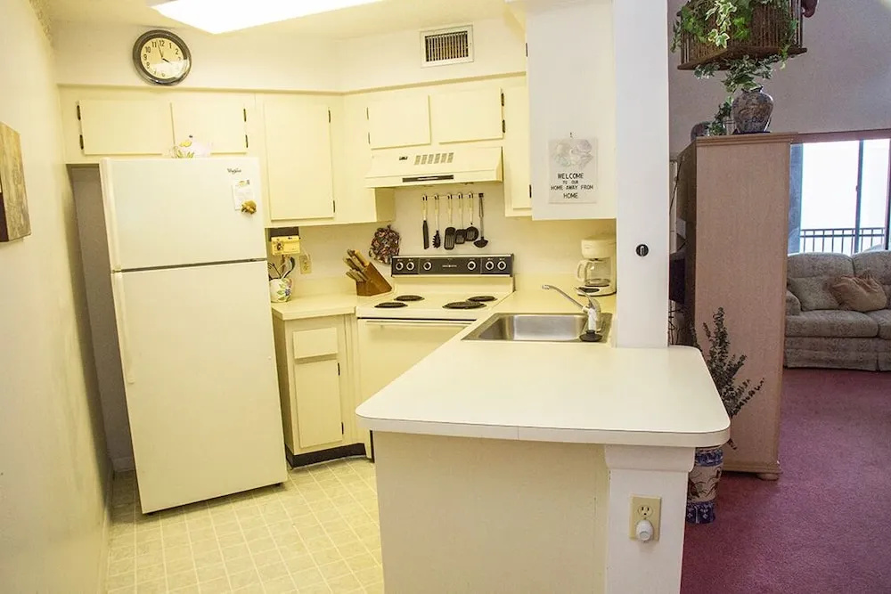 Country Club Minium 2 Bedroom Condo