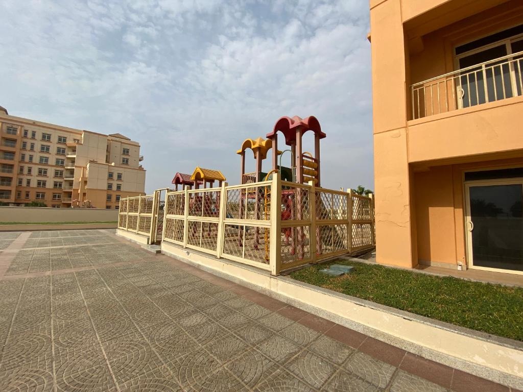 4 bedroom apt in king Abdullah economy city ابراج الشاطي