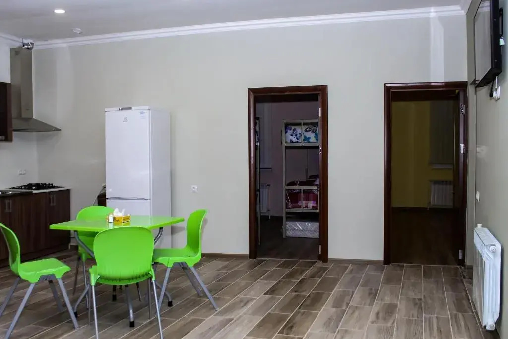 Bee Lucky Hostel and Tours
