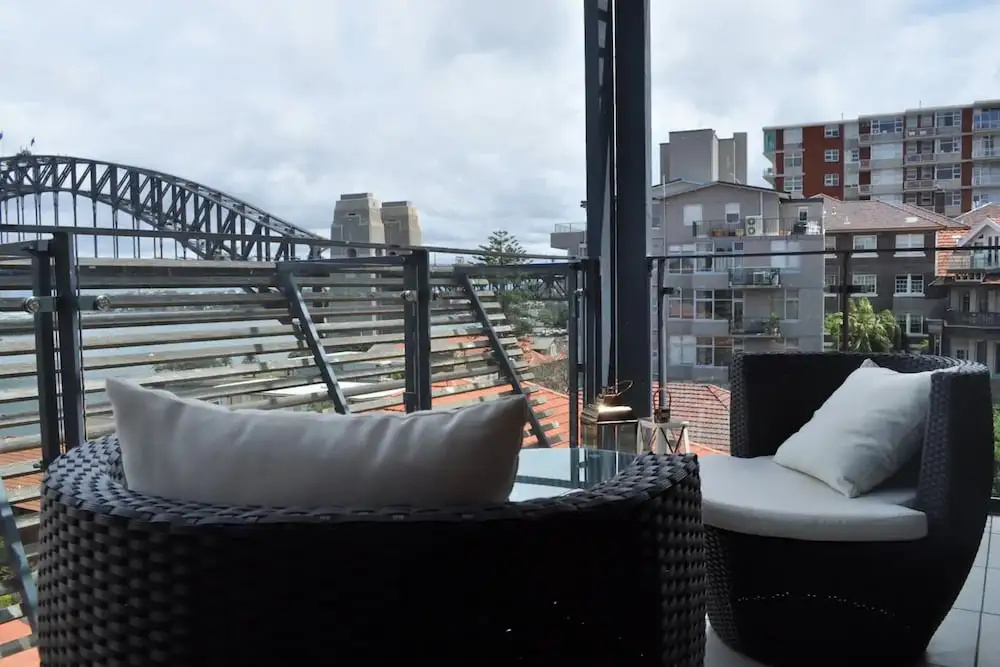 2 Bedroom Home in Kirribilli With a Great View