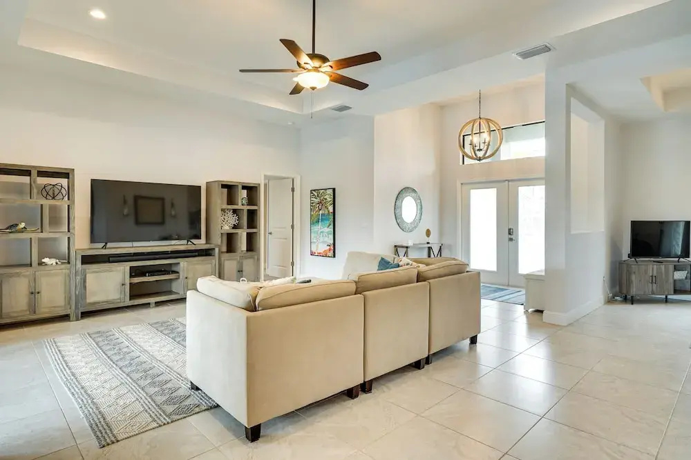 6 Mi to Dtwn: Waterfront Cape Coral Home w/ Pool!