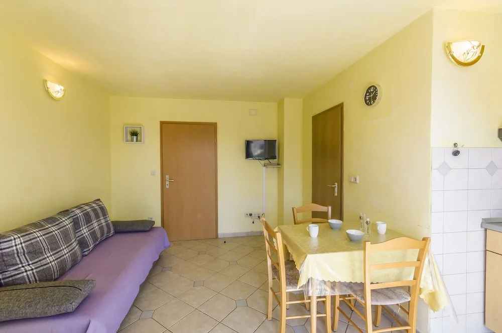 Apartment and Room Ilija