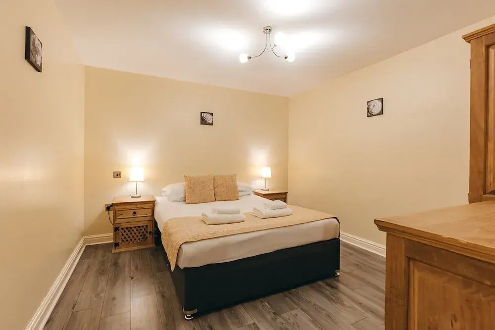 Cottage in Netley Hall With Scenic Trails