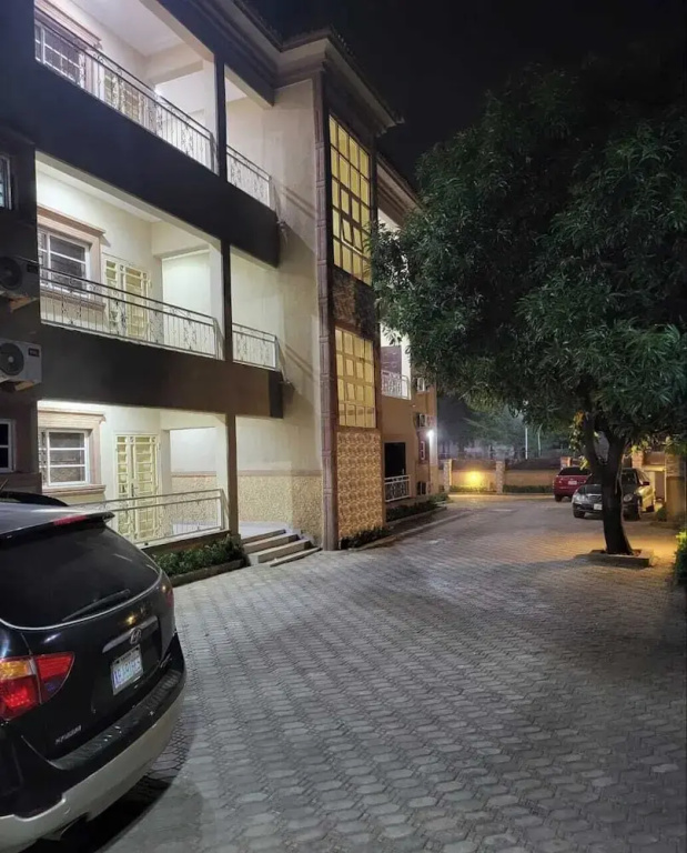 Top-Notch Suites and Apartments
