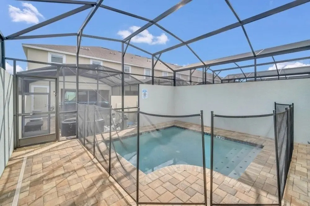 Brand New 5 Bed Solara End Unit Town Home 5 Bedroom Townhouse by Redawning