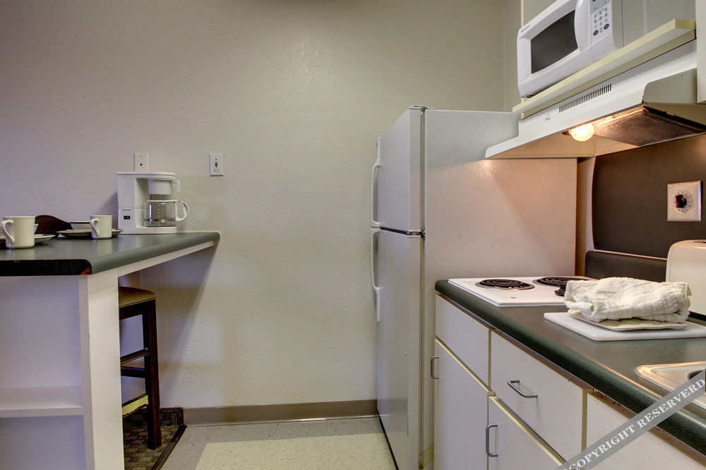 InTown Suites Extended Stay Greensboro NC - Lanada Rd
