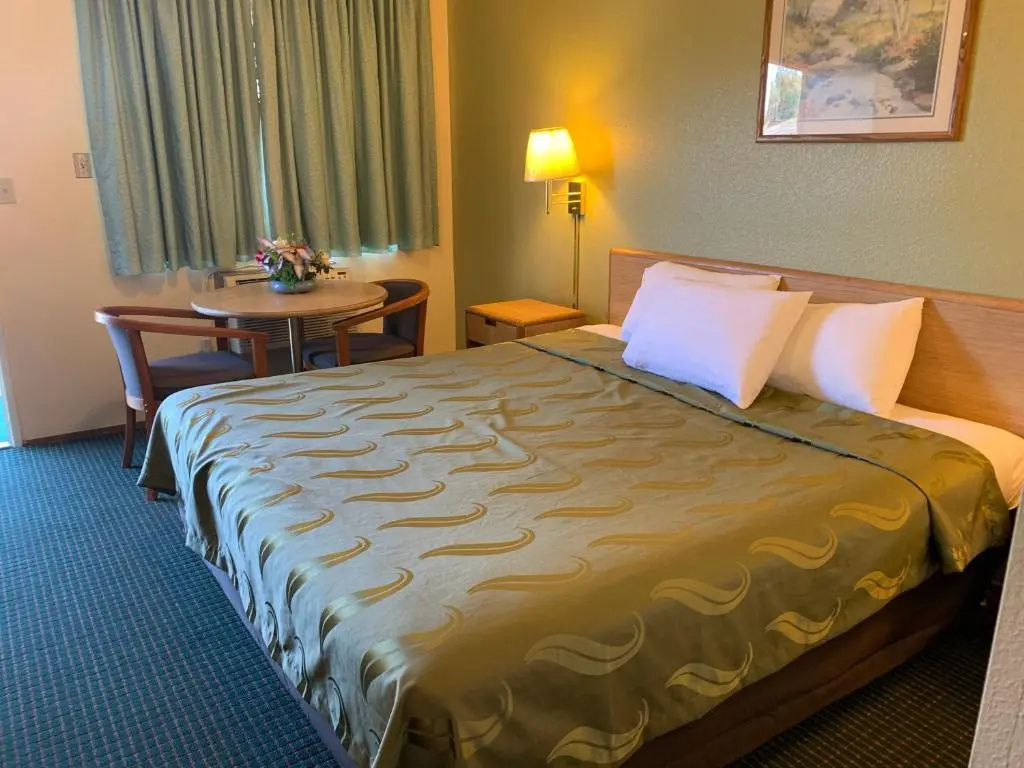Regency Inn Lakeport