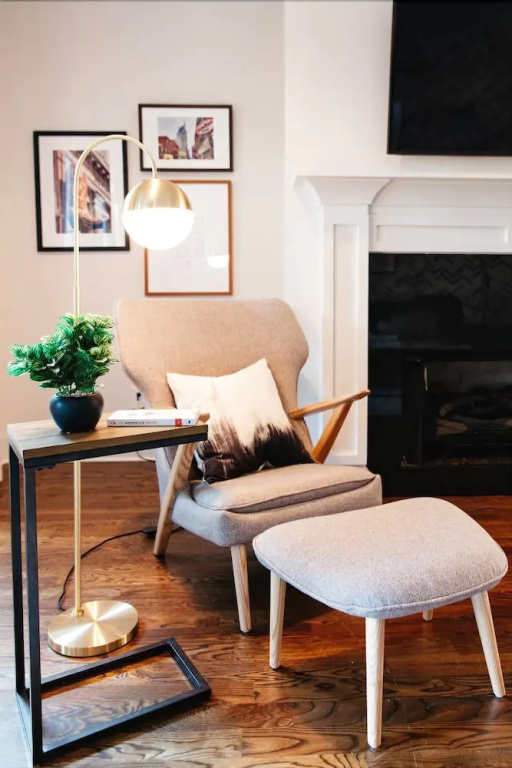 Sleek 4br/3.5ba Home w/ Outdoor Space by Domio