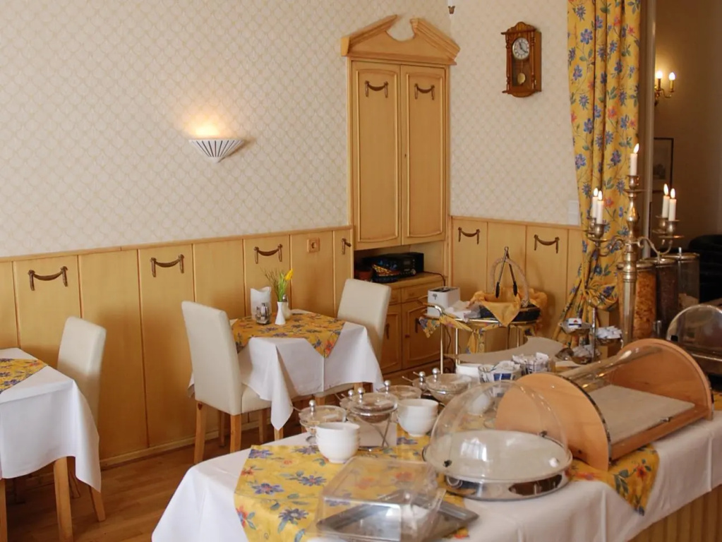 Hotel Pension Savoy