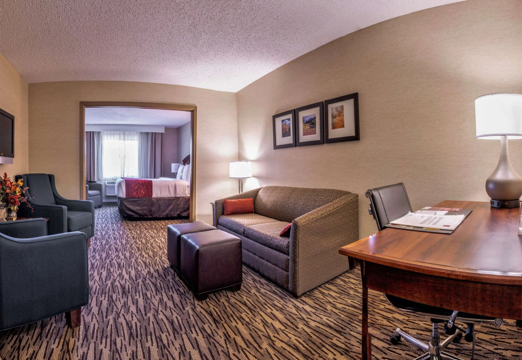 Comfort Suites Golden West on Evergreen Parkway