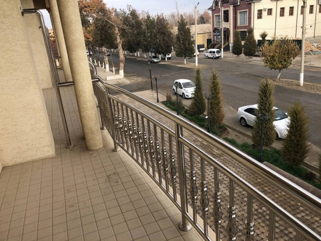Zirabuloq Hotel
