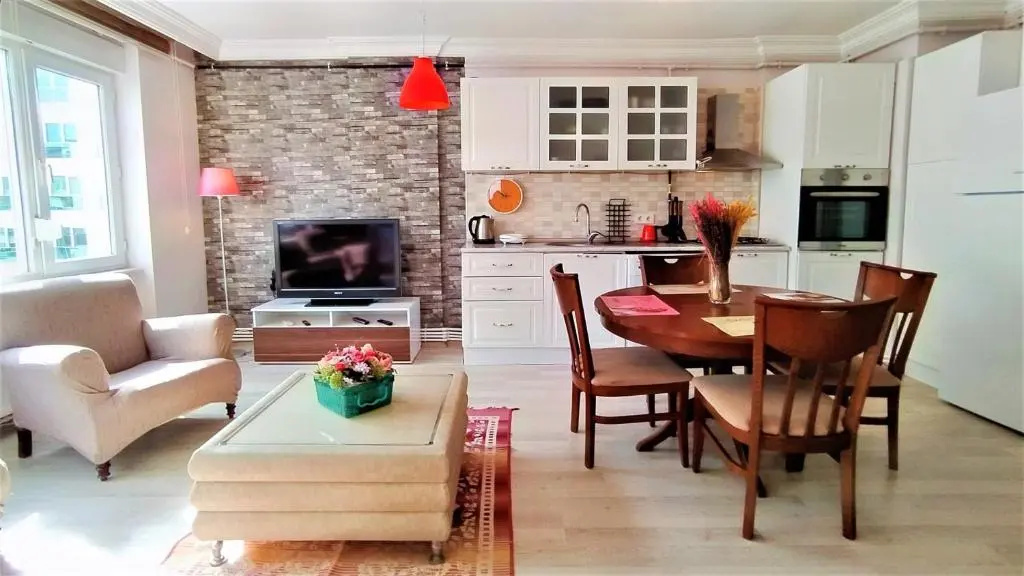 Flat Close to Beach With Balcony in Konyaalti
