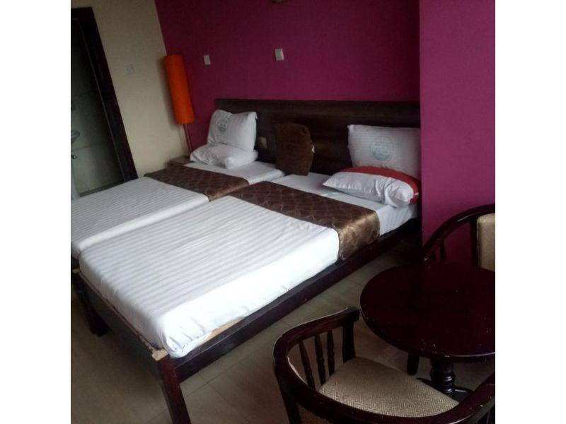 Royal Palm Hotel And Suites