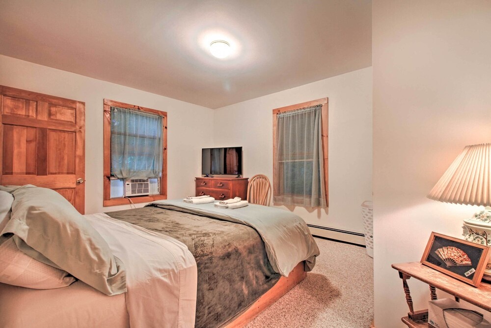 Ludlow Home w/ Hot Tub, Near Okemo Resort!