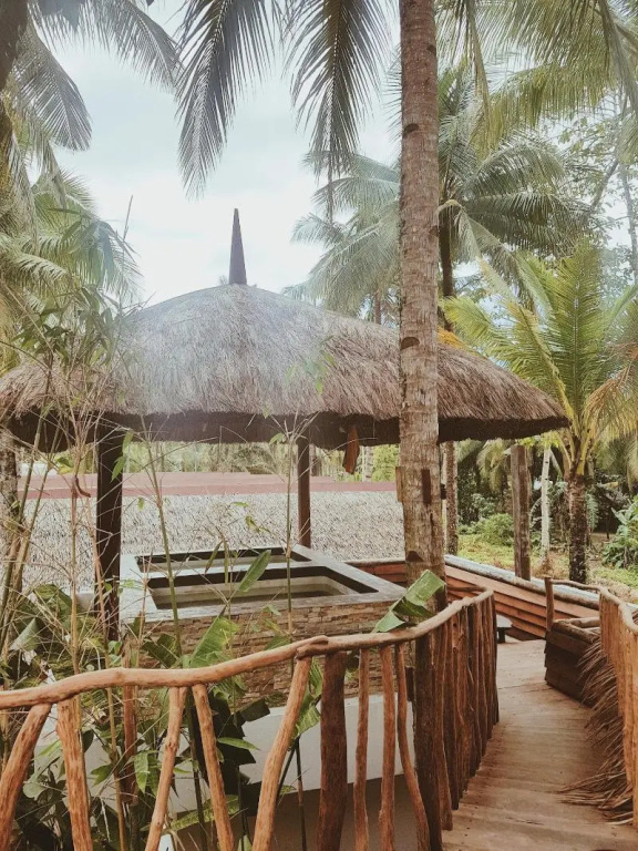 The Hillside Resort