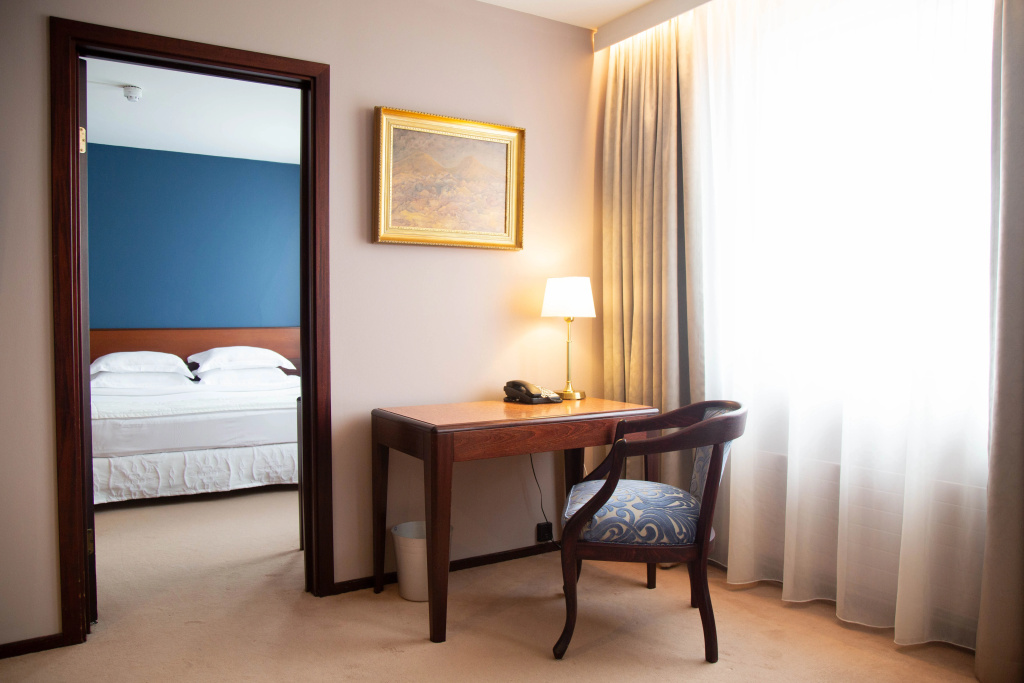 Hotel Holt - The Art Hotel