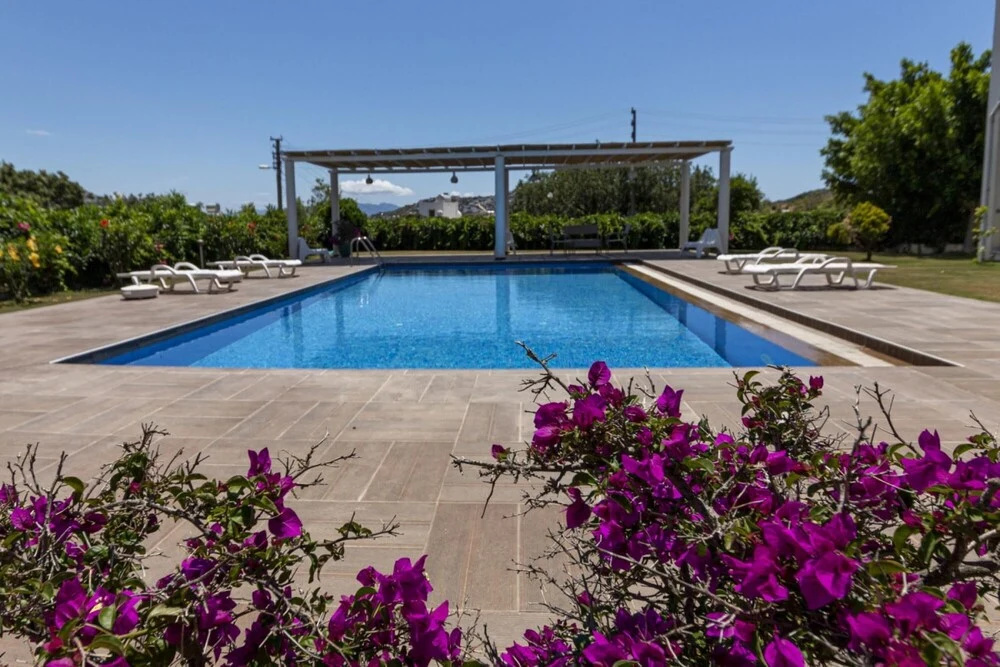 Captivating House With Shared Pool in Bodrum