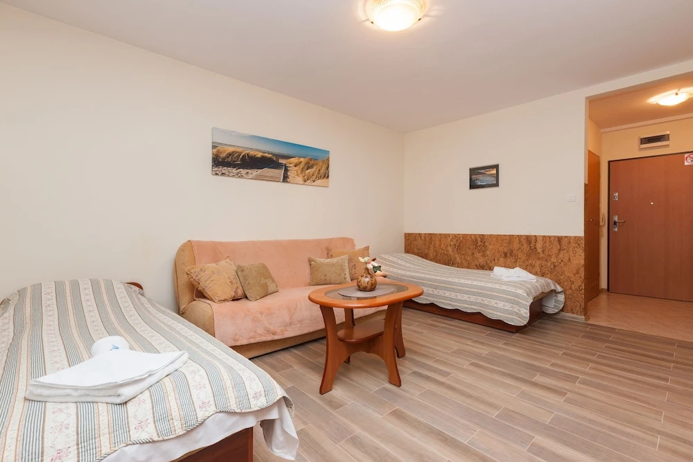 Apartments Near the Promenade by Renters