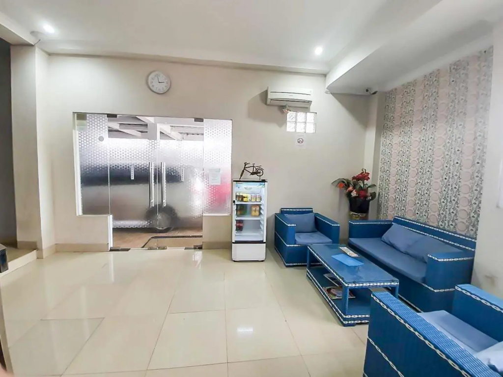 RedDoorz near Jalan Kolonel Haji Burlian Palembang
