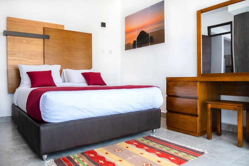 L'Aziz Suites - Near Aga Khan Hospital