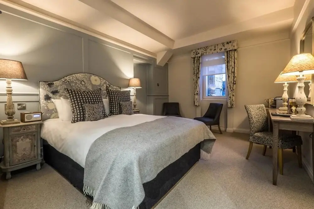 Coach & Horses Hotel