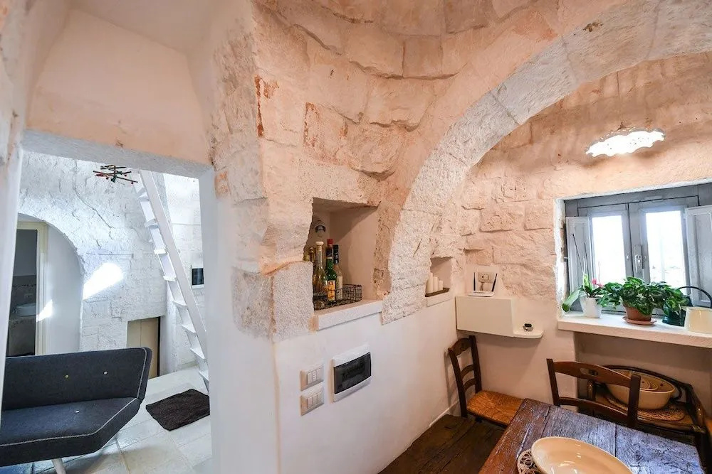 Trulli Laetitia