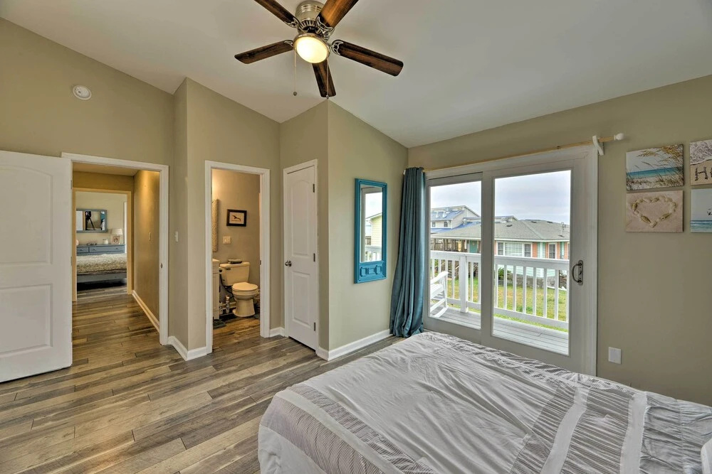 Luxe 'cozy Crab Shack' w/ Porch in Indian Beach!
