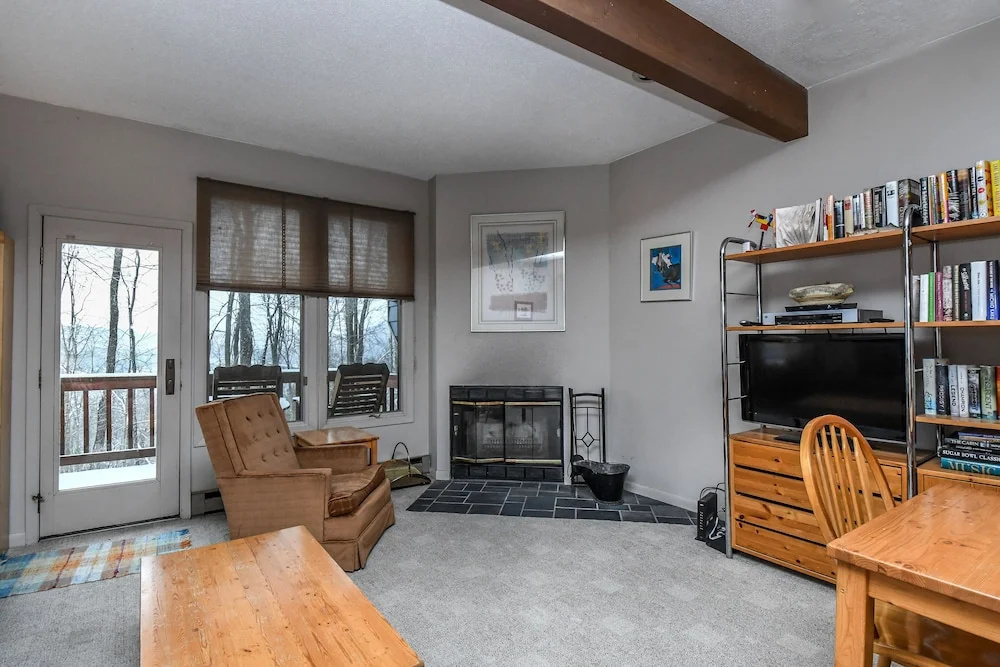 Villages of the Wisp Lakeview Court 2 Bedroom Townhome #13