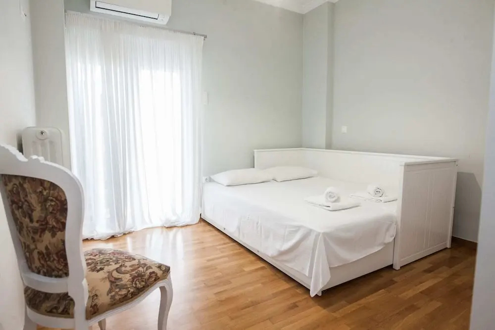 Brand new apt in Zografou
