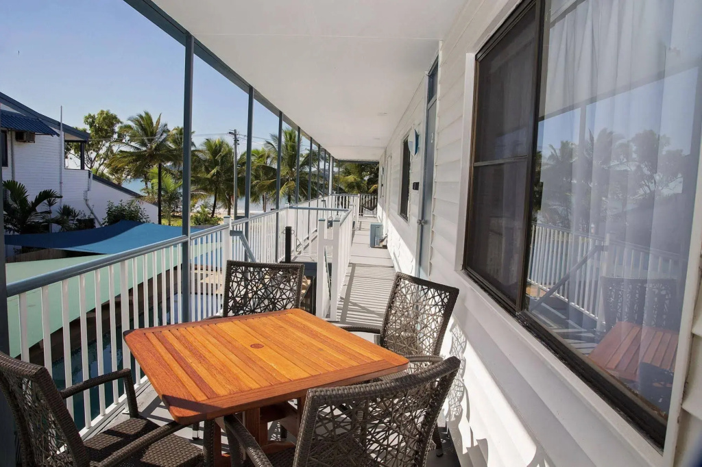 Apollo Jewel Beachfront Apartments