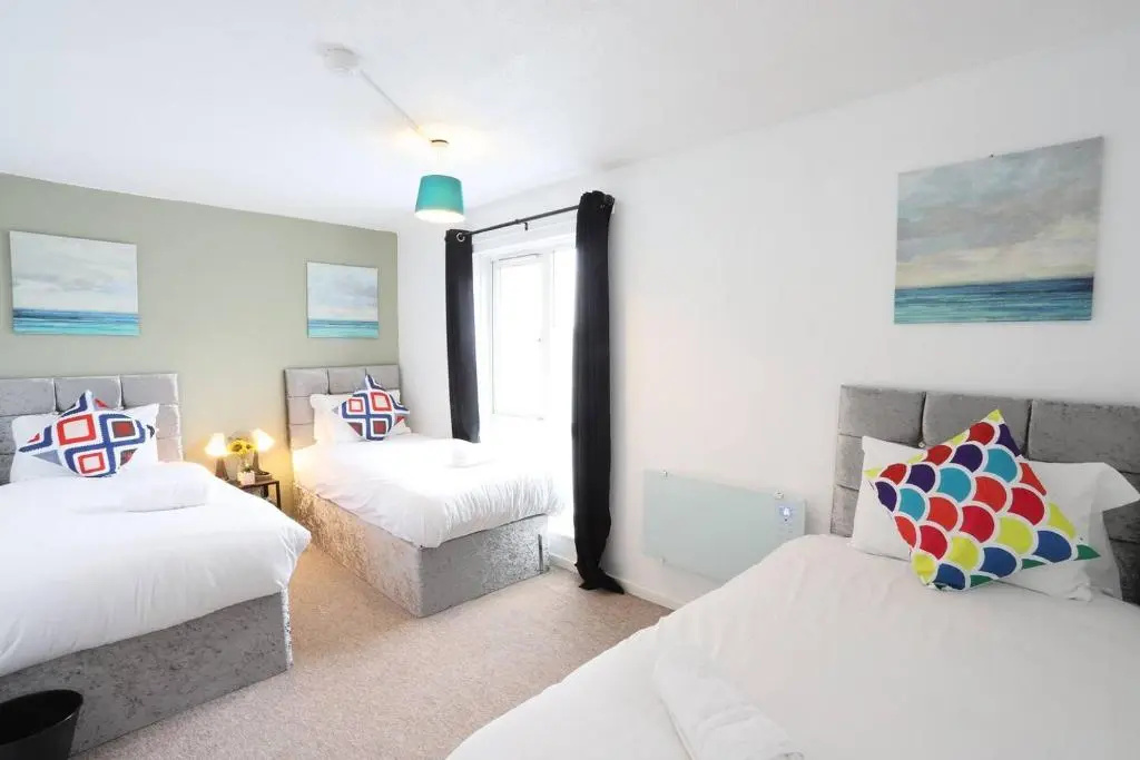 Family and Contractors HS2 NEC Airport 3beds Homebase