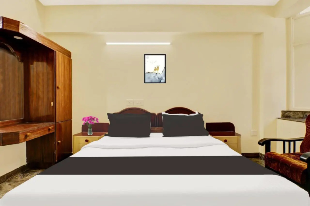 Hotel O East Nada