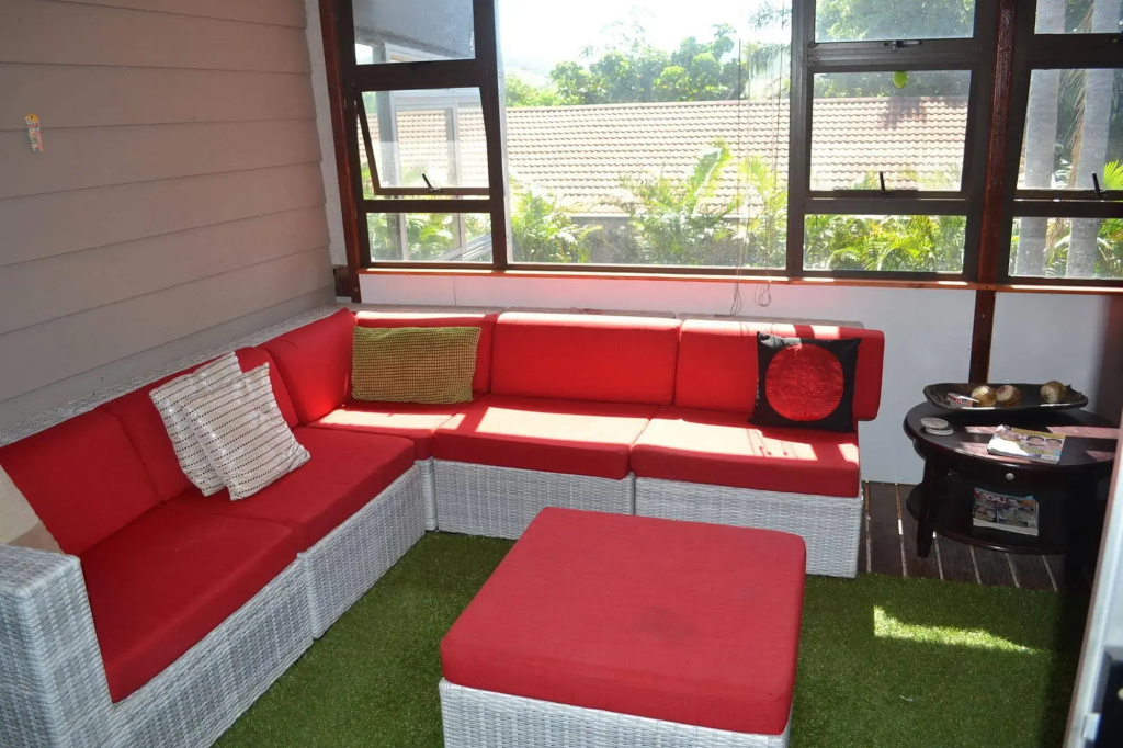 Sky Holiday House