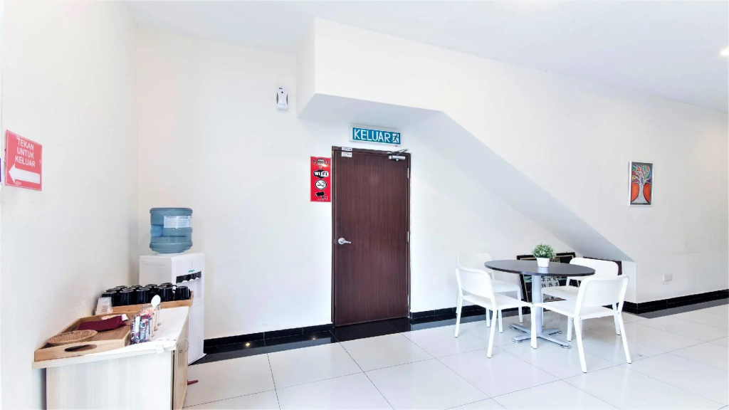 ZEN Rooms Basic Near I-City